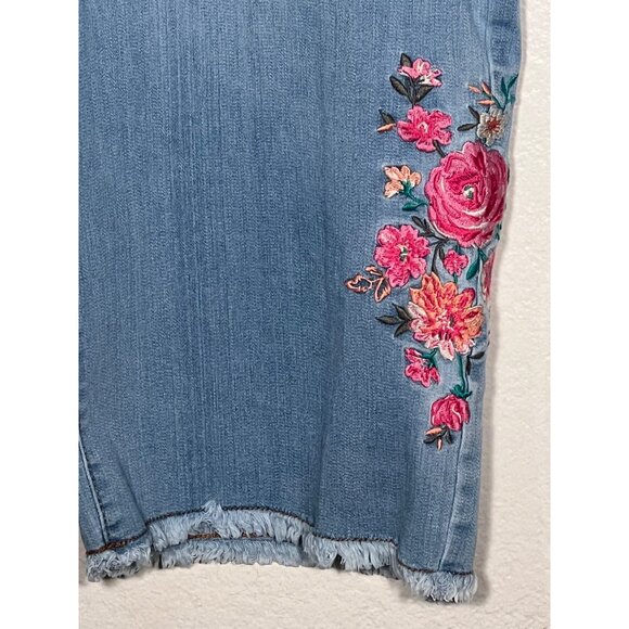The Pioneer Woman Embroidered Floral Capri Wide-Leg Jeans 2X Frayed Hem Stretch - Picture 6 of 9